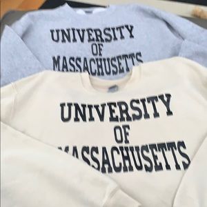 ⚫️✔️UMASS CREW NECK PAIR - SIZE medium ✔️⚫️